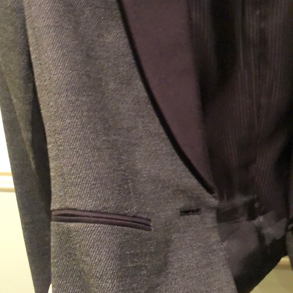 LIKE NEW! Grey & black trendy blazer! - Picture 5 of 5